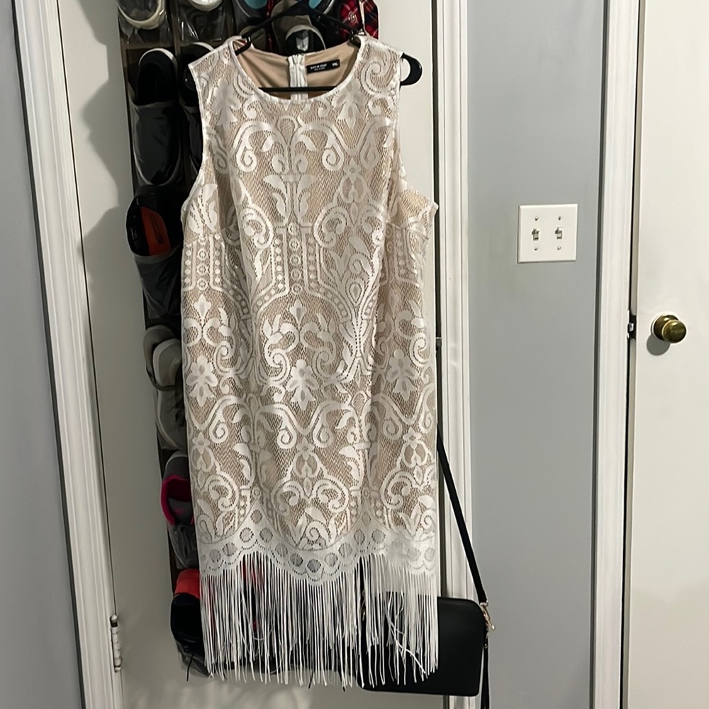SHEIN dress never wore, measurements are in third pic